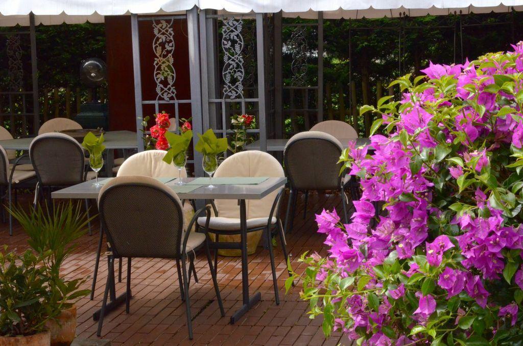 Hotel Restaurant Kutchi Bellevue Bagian luar foto